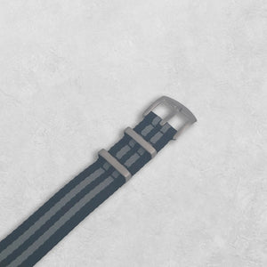 Natoband bond grå svart utsträckt